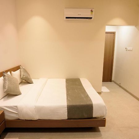 A Square Executive Hotel 아우랑가바드 외부 사진