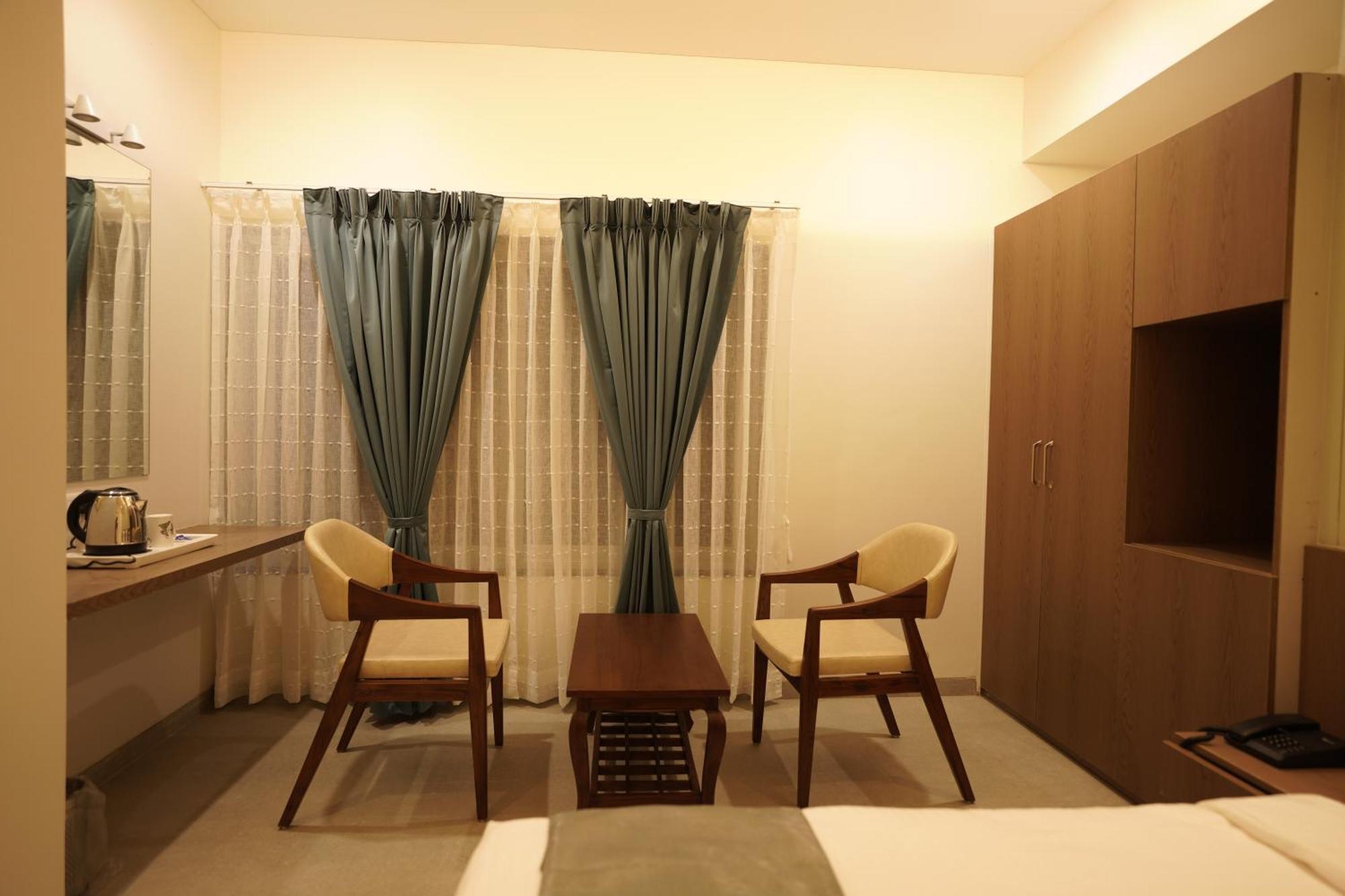 A Square Executive Hotel 아우랑가바드 외부 사진