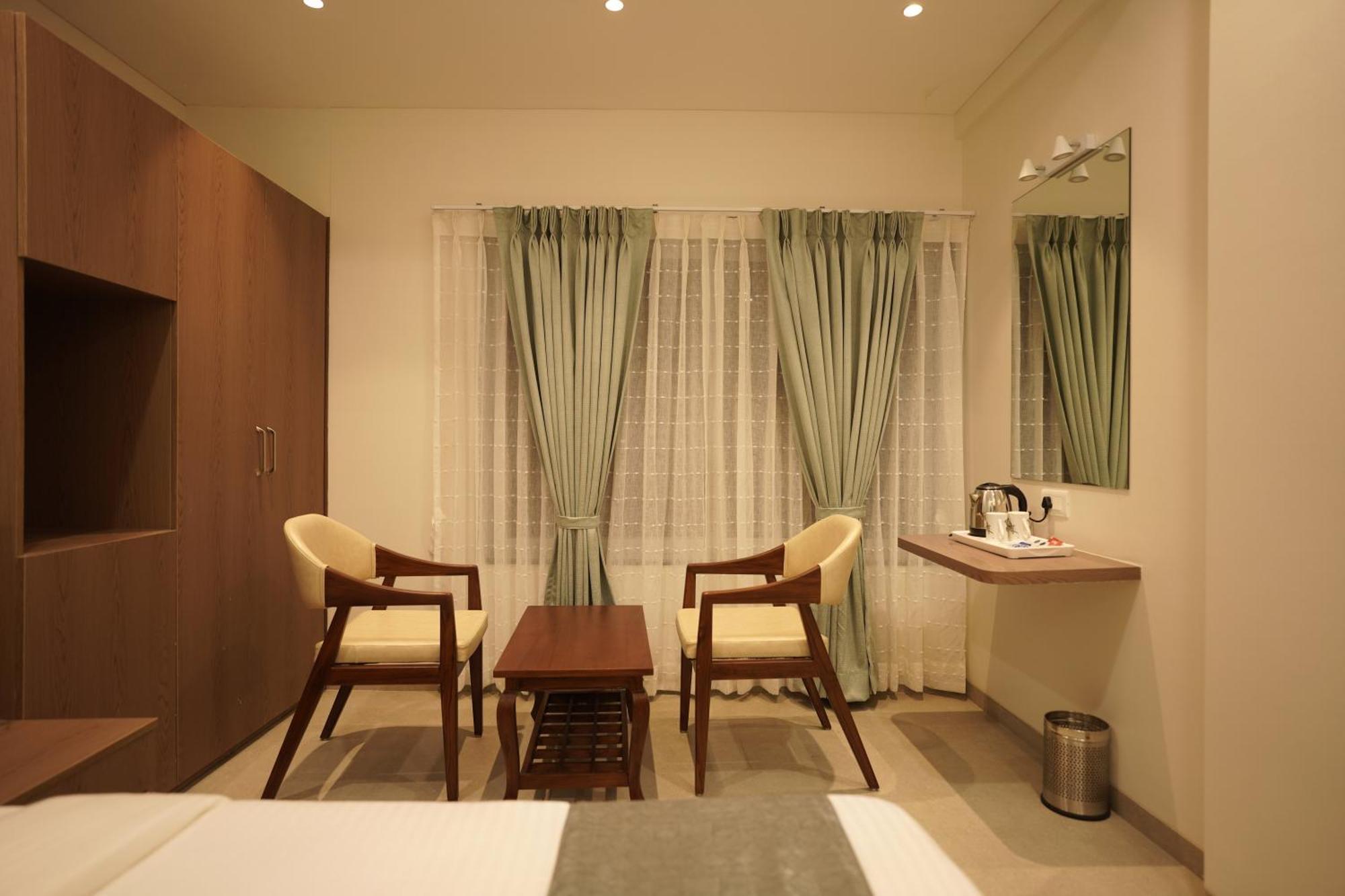 A Square Executive Hotel 아우랑가바드 외부 사진