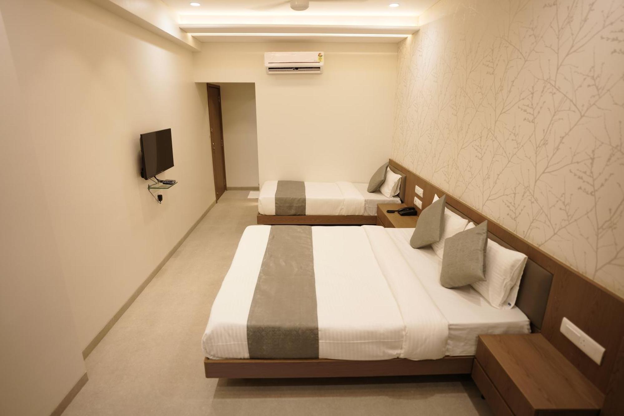 A Square Executive Hotel 아우랑가바드 외부 사진